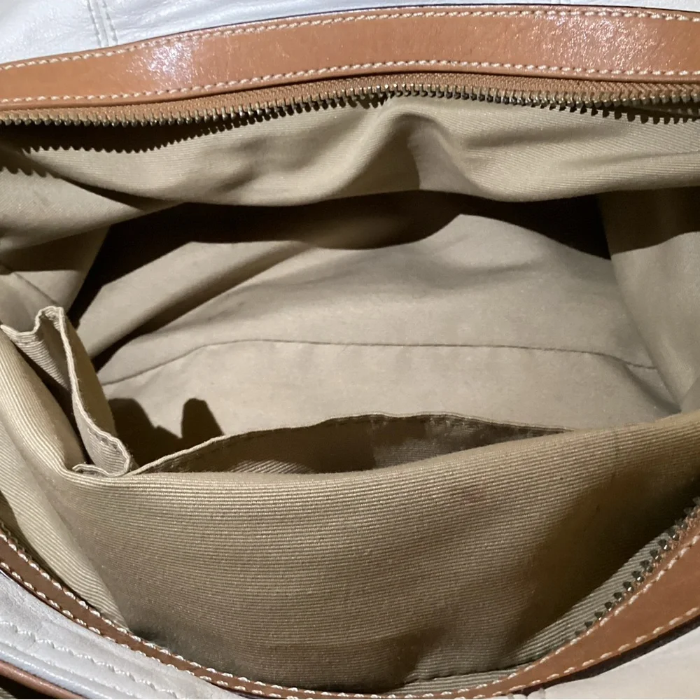 Coach Soho Lynn Hobo Buckle Bag  D1069-F15075 - Picture 9 of 13